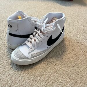 Nike Men’s Blazers Mid ‘77 Vintage